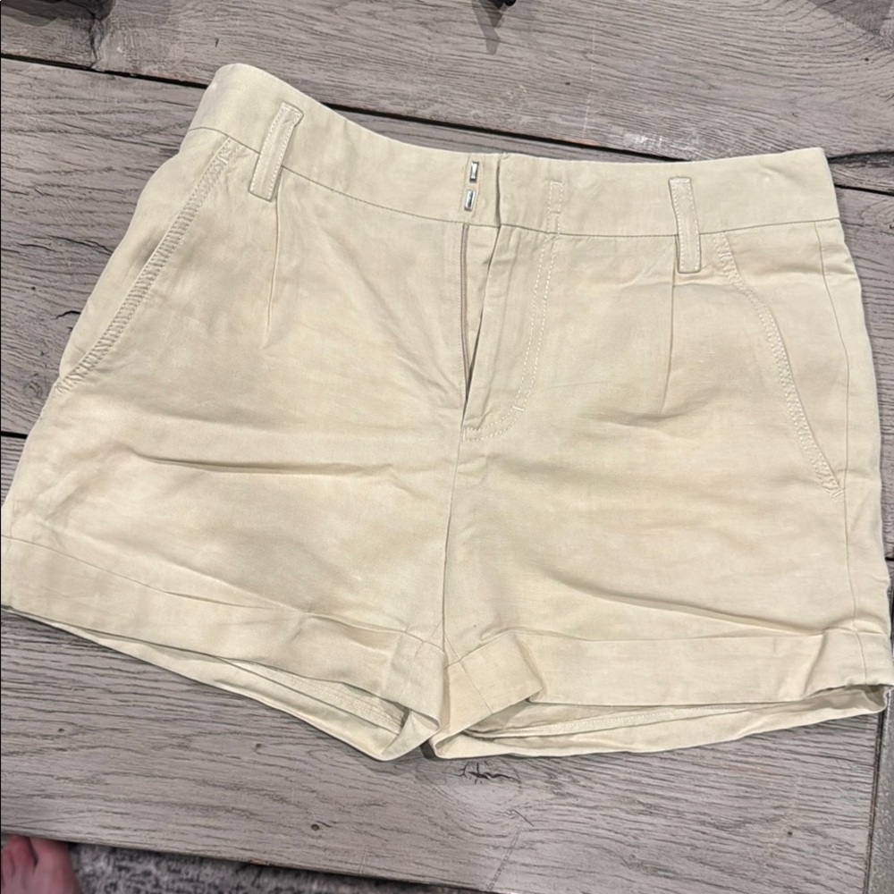 Women's Vince Cream dress Shorts size 4